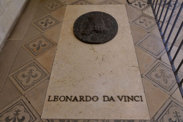 A tomb bearing Leonardo da Vinci's epitaph at Chateau d'Amboise, Loire Valley, France. (Photo by: Joe Sohm/Visions of America/Universal Images Group via Getty Images) A tomb bearing Leonardo da Vinci's epitaph